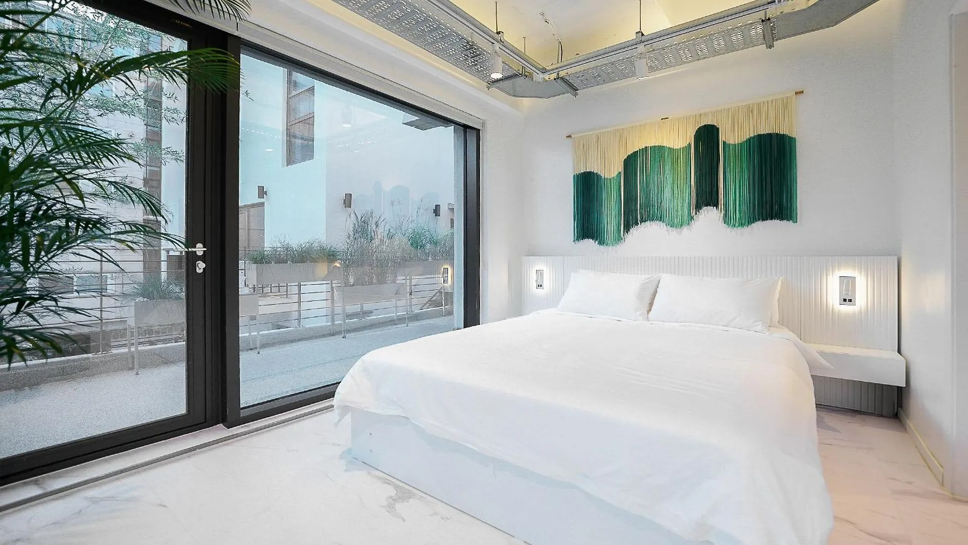F9 Tailored Service Home Near Hongik Univ Station Seul