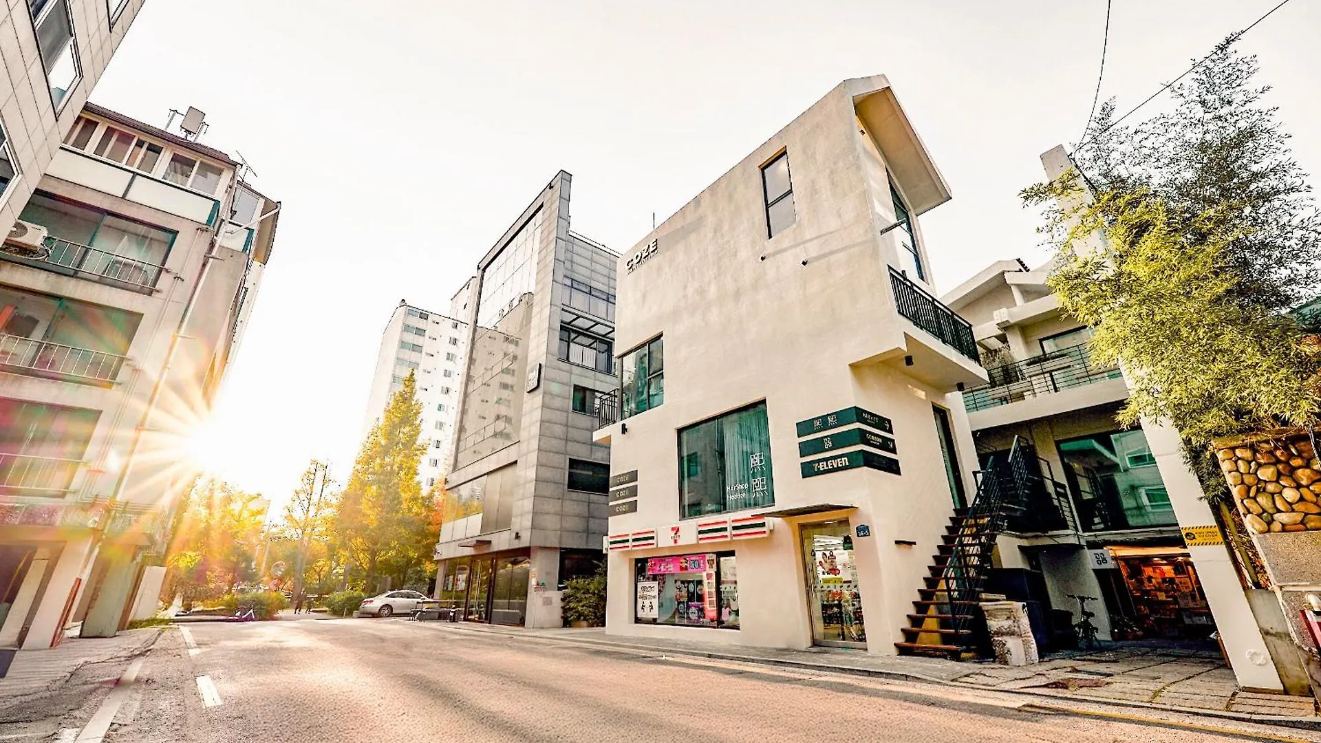 F9 Tailored Service Home Near Hongik Univ Station Seul